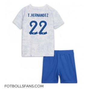 Frankrike Theo Hernandez #22 Replika Bortatröja Barn VM 2022 Kortärmad (+ Korta byxor)